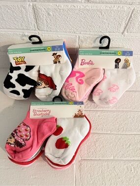 Assorted Toddler Character Ankle Socks - Pink, White, Black, Red
